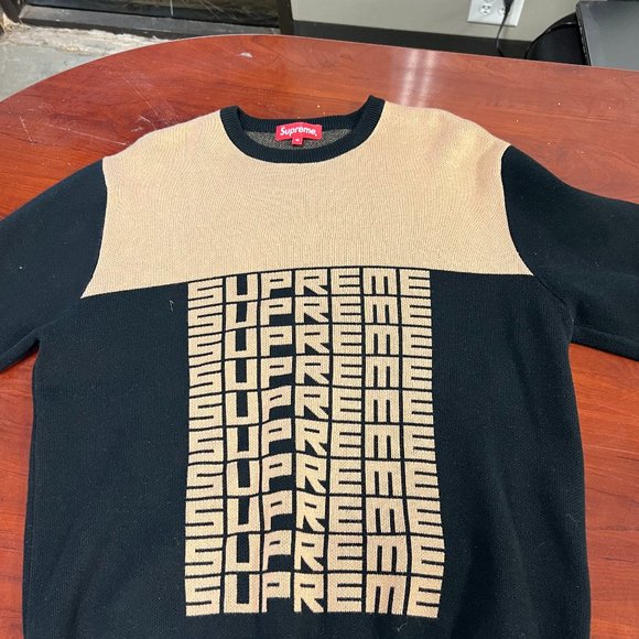 Supreme Sweater Size M